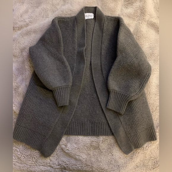 Cardigan - Picture 1 of 3